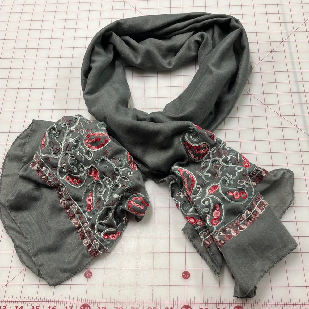 BOHO Granola Girl Paisley/Foliage Border Embroidered 28' x 74" Grey Sage Scarf - Picture 8 of 15